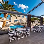 Stelios Place Apartahotel