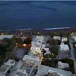 Stelios Place Perissa (Santorini)