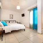 Stelios Place Apartahotel Perissa (Santorini)