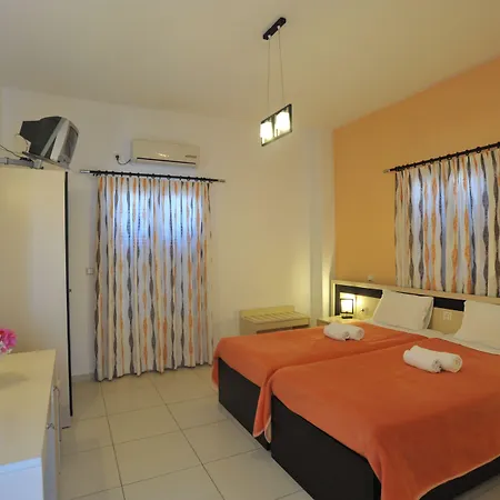 Stelios Place Aparthotel Perissa (Santorini)