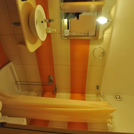 Stelios Place Apartmanhotel Perísza