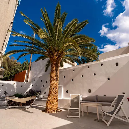 Stelios Place Aparthotel Perissa (Santorini)