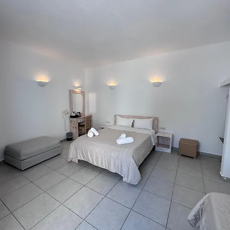 Stelios Place Aparthotel 4*