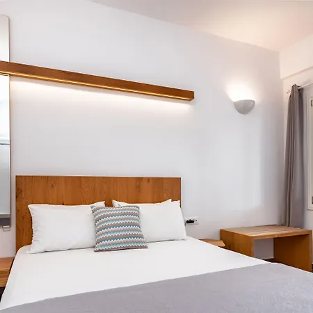 Aparthotel Stelios Place