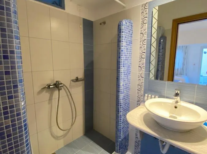 Stelios Place Perissa (Santorini)