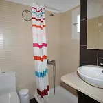 מלון דירות Stelios Place 4*