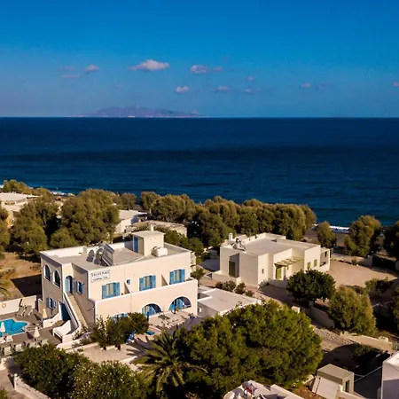 Stelios Place Perissa (Santorini)