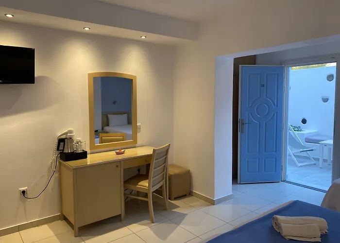 Stelios Place Perissa (Santorini)