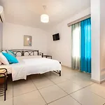 Aparthotel Stelios Place